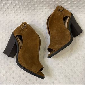 Vince Camuto Kalei Suede Peep Toe Booties Brown Pumpernickel Size 8.5